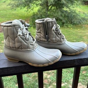 Ladies Size 8 Sperry Duck boots